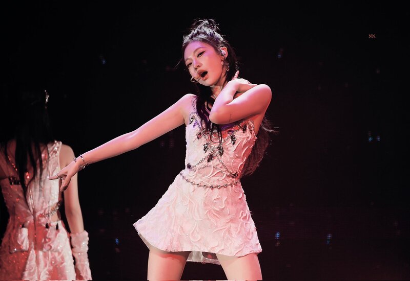 230225 aespa Ningning- 1st Concert 'SYNK : HYPER LINE' at Seoul Day 1 documents 2