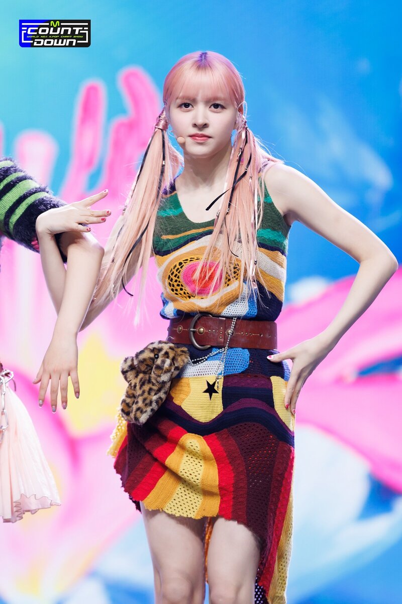 230330 NMIXX Lily - 'Love Me Like This' at M COUNTDOWN documents 2