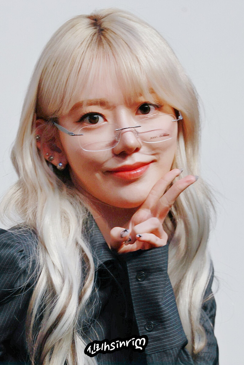 240315 LE SSERAFIM Sakura - Weverse Fansign Event documents 8