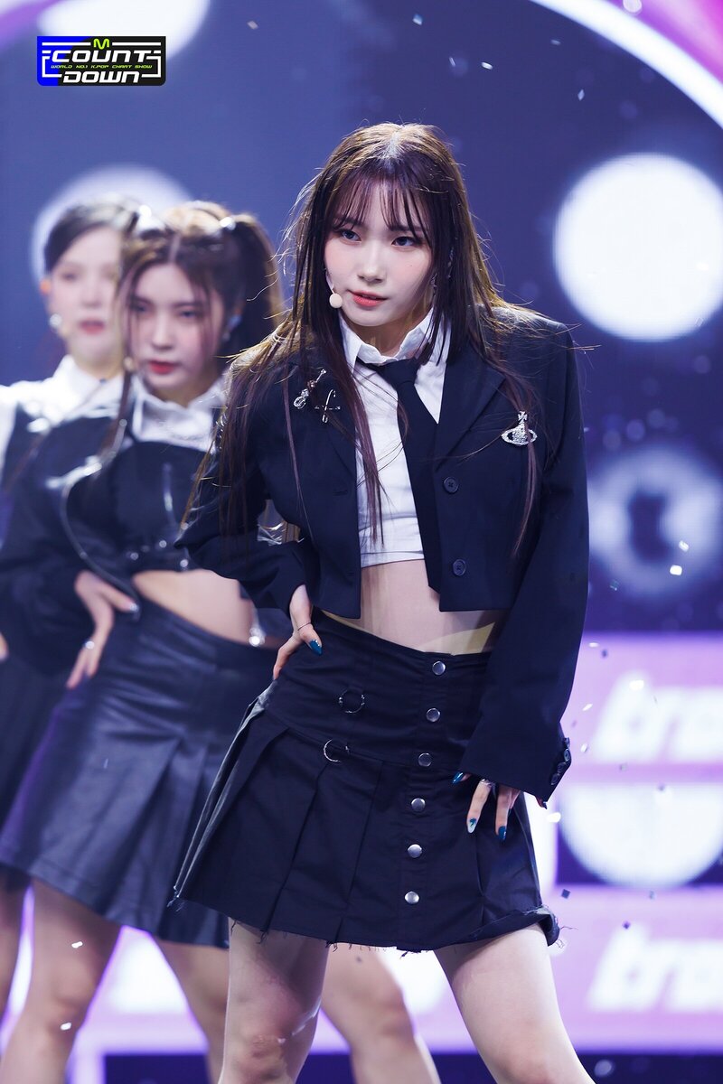 221013 Kep1er Youngeun 'We Fresh' at M Countdown documents 6