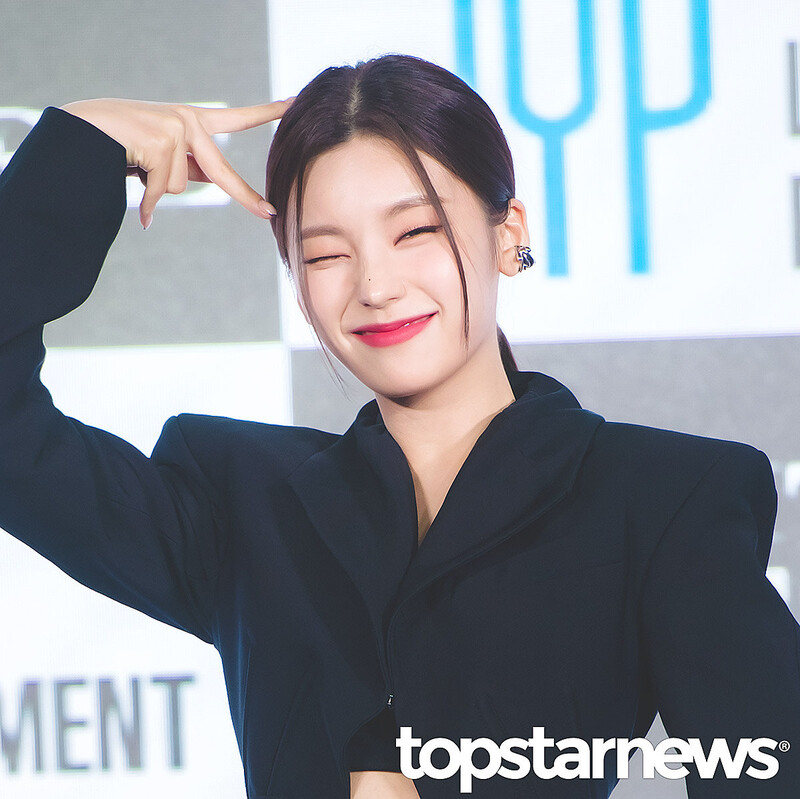 221125 ITZY Yeji 6th Mini Album 'CHESHIRE' Media Showcase documents 11