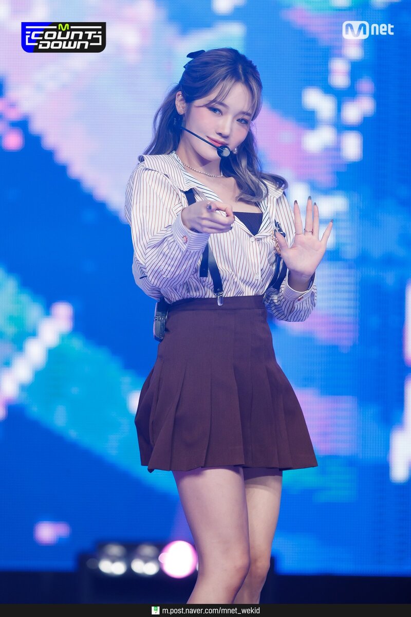 210909 fromis_9 - 'Talk & Talk' at M Countdown documents 4
