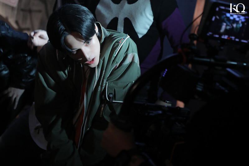 220220 - Naver - Don't Stop MV Behind The Scenes documents 3