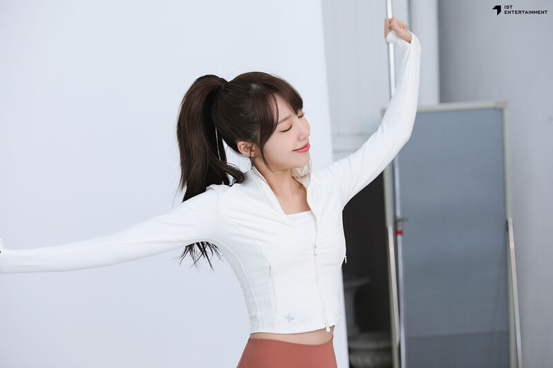 230622 IST Naver post -EUNJI behind the scenes of 'Atflee' commercial documents 3