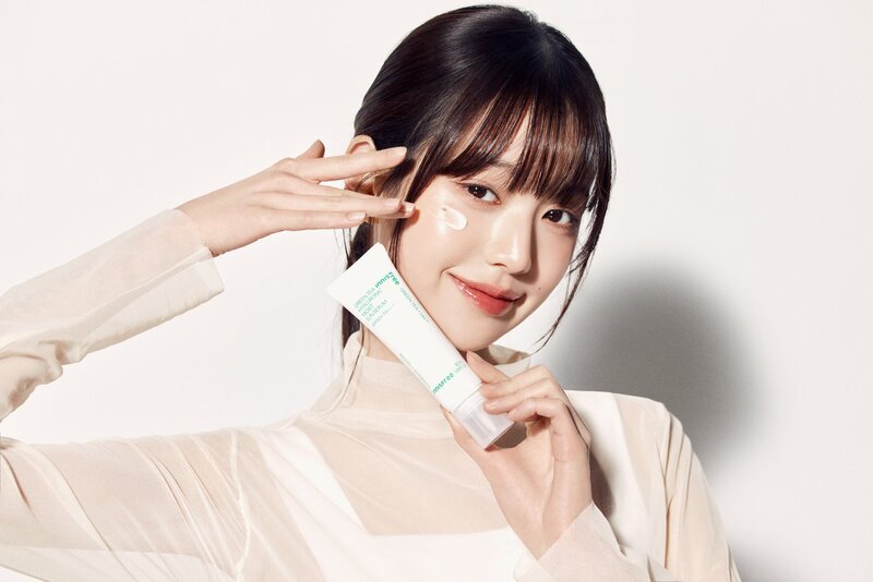 WONYOUNG FOR INNISFREE - Green Tea Serum Collection documents 1