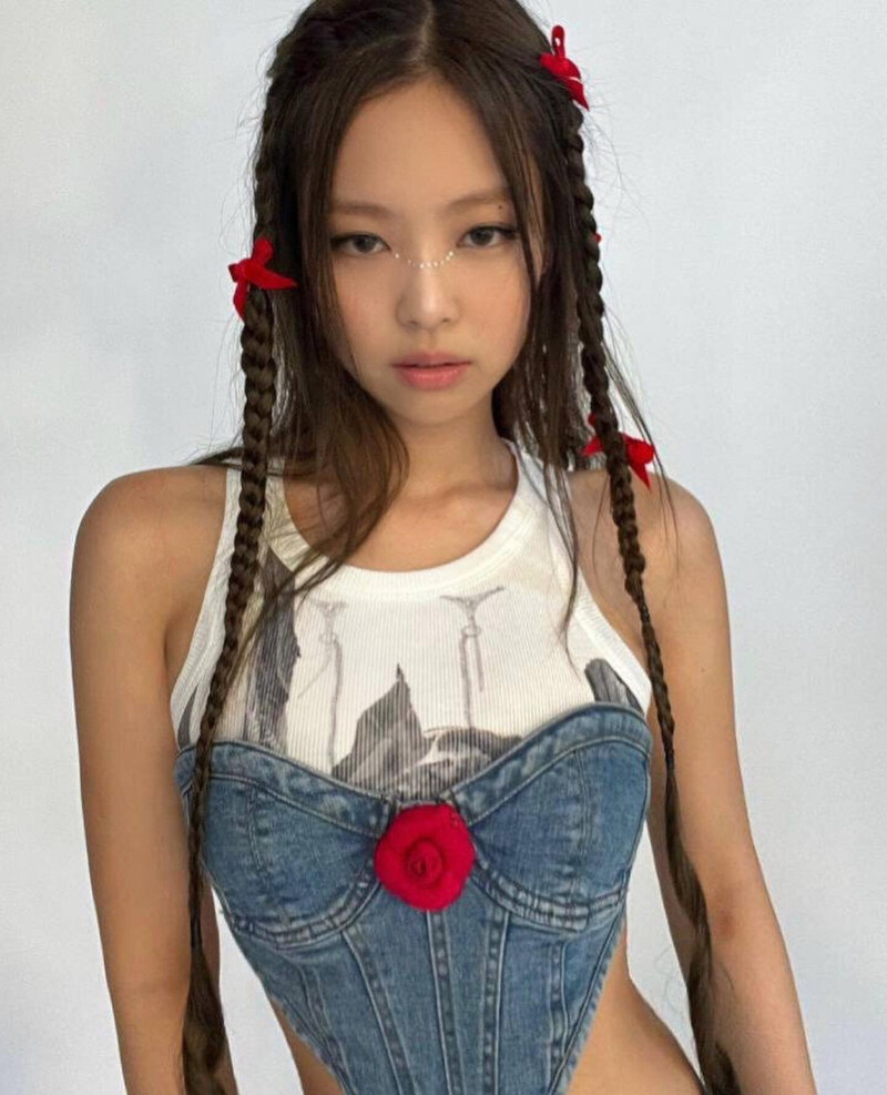 220920 BLACKPINK Jennie Instagram Update documents 3