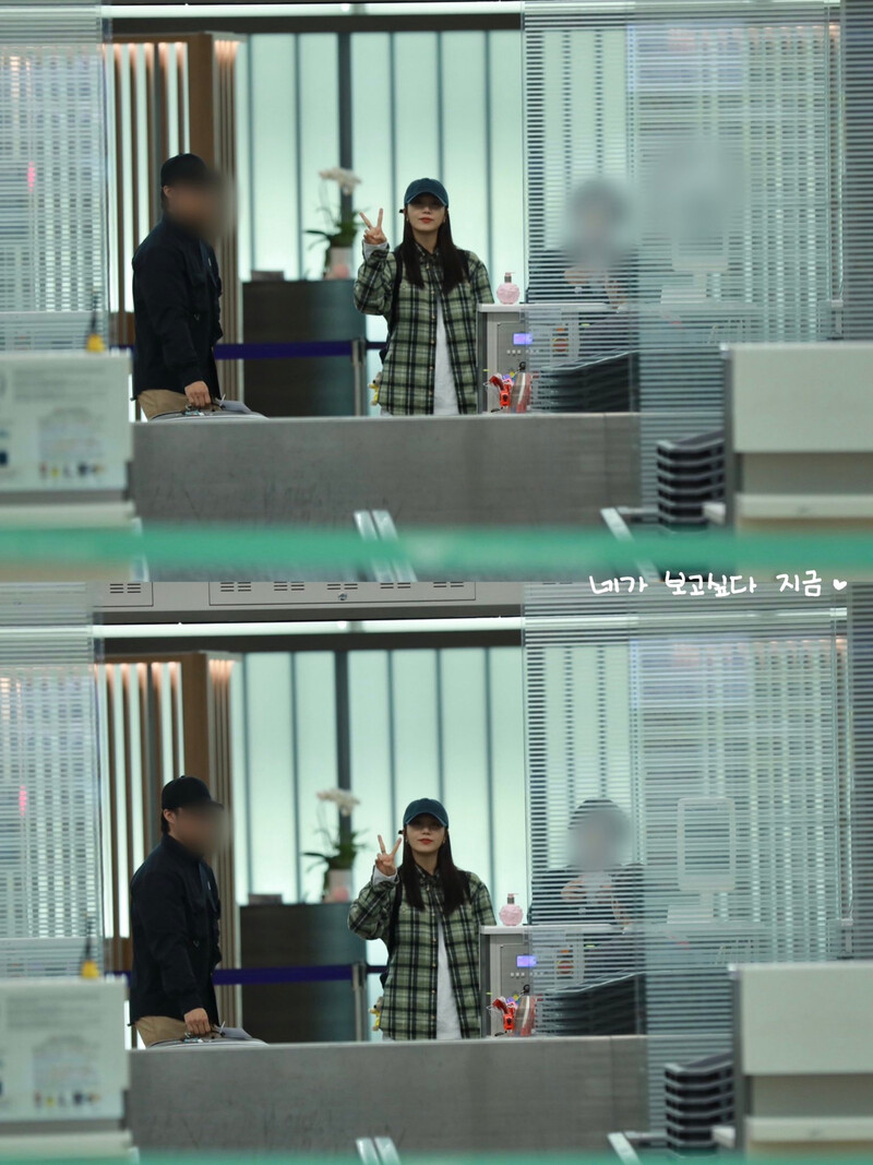 231013 Apink EUNJI at Incheon International Airport documents 14