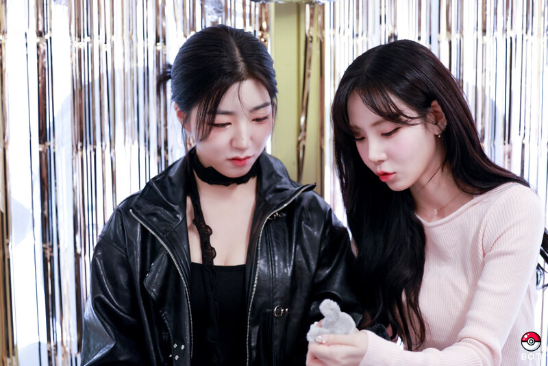 241013 tripleS NaKyoung & SoHyun at their Birthday Event documents 1