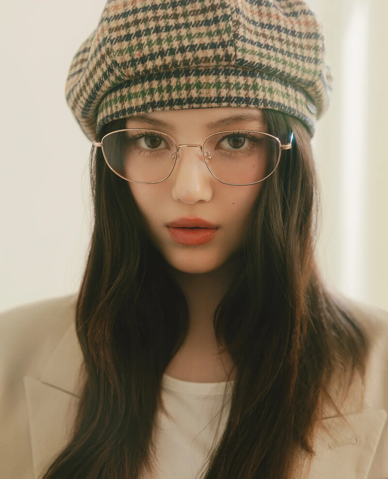 NewJeans for Carin - 24FW Eyeglasses Collection 'Can't Take My Eyes Off You' documents 8