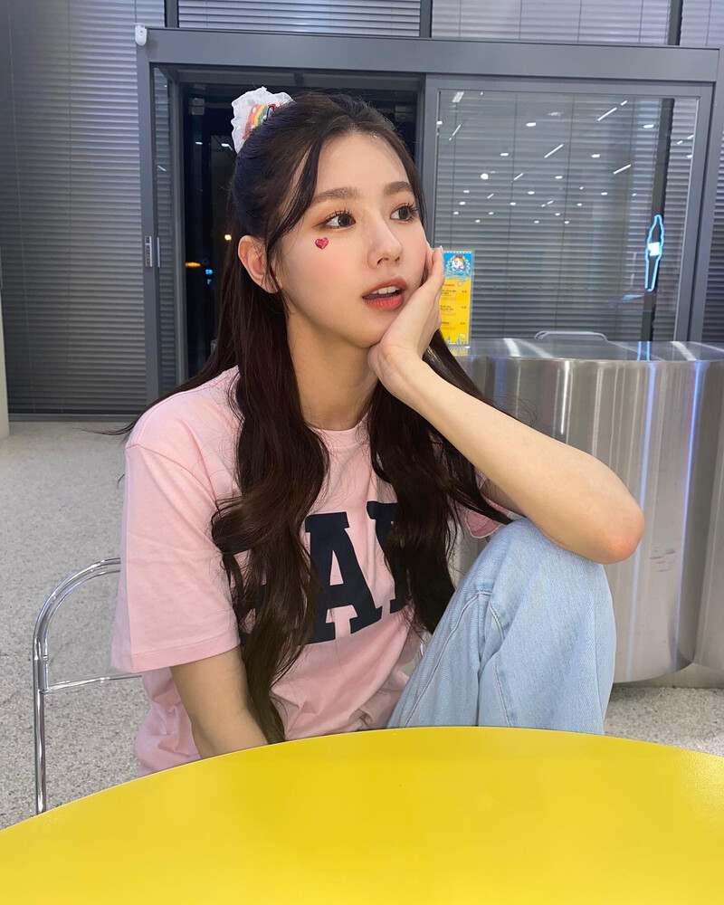 210730 (G)I-DLE Miyeon Instagram Update documents 7