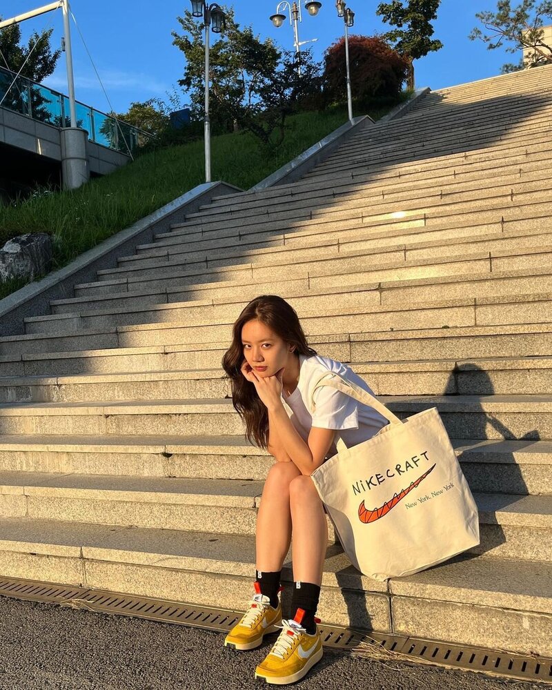 220909 GIRL'S DAY Hyeri Instagram Update documents 5