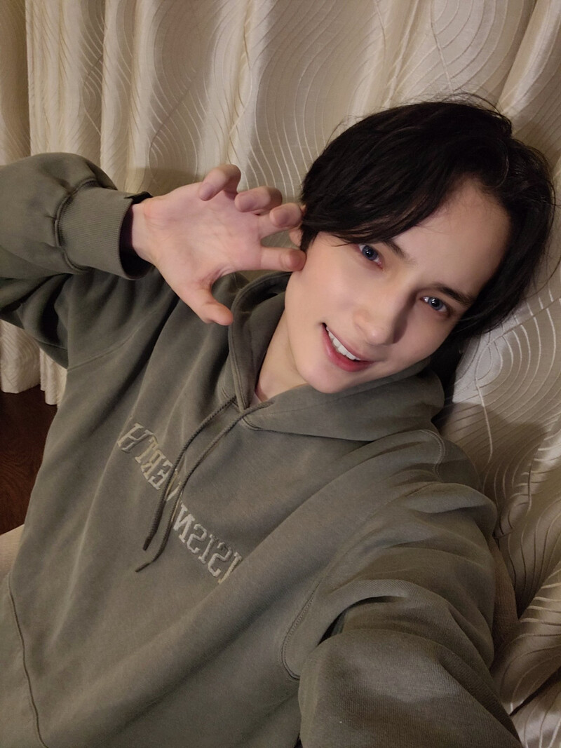 221012 TXT Twitter Update- Hueningkai documents 3