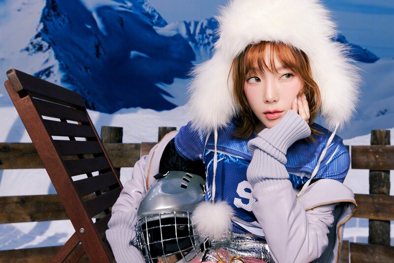 SNSD Taeyeon & Hyoyeon - '2022 Winter SMTOWN SMCU PALACE' Concept Teasers documents 5