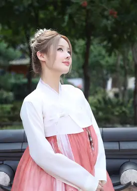 KISS OF LIFE Belle - 2024 Hanbok Interview Photos by News1