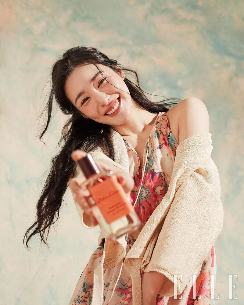 Tiffany Young for ELLE Korea x Atelier Cologne documents 6