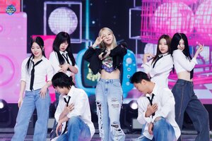 240229 Moon Byul - 'TOUCHIN&MOVIN' at M Countdown