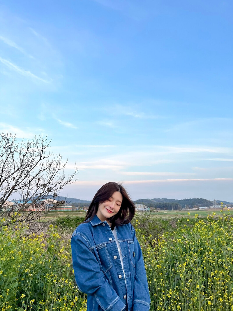 220419 STAYC Twitter Update - Seeun documents 4