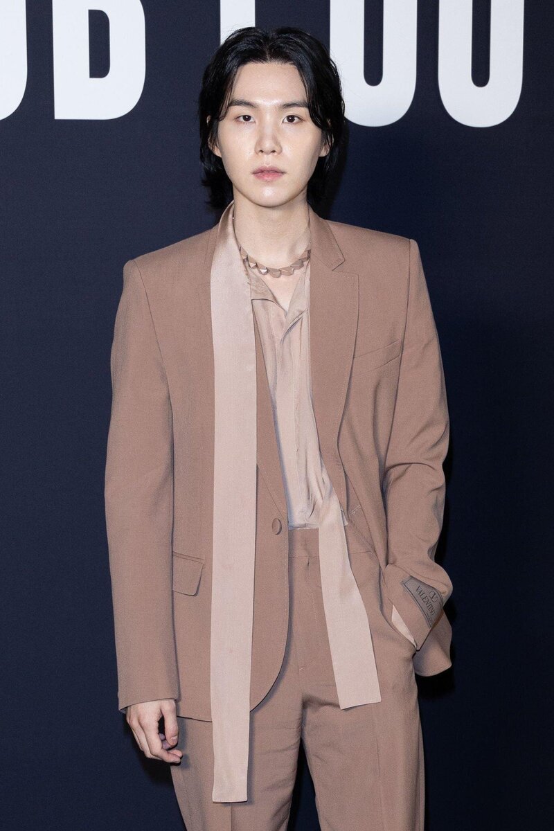 230126 SUGA- VALENTINO Le Club Haute Couture Collection at Paris Fashion Week documents 2