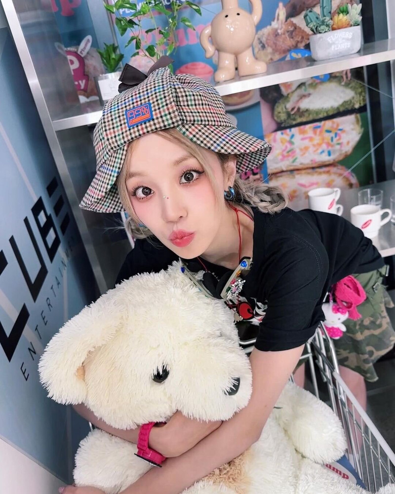 230619 - (G)I-DLE Yuqi Instagram Update documents 3