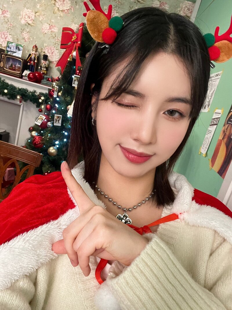 231224 WOOAH Twitter update with LUCY documents 3