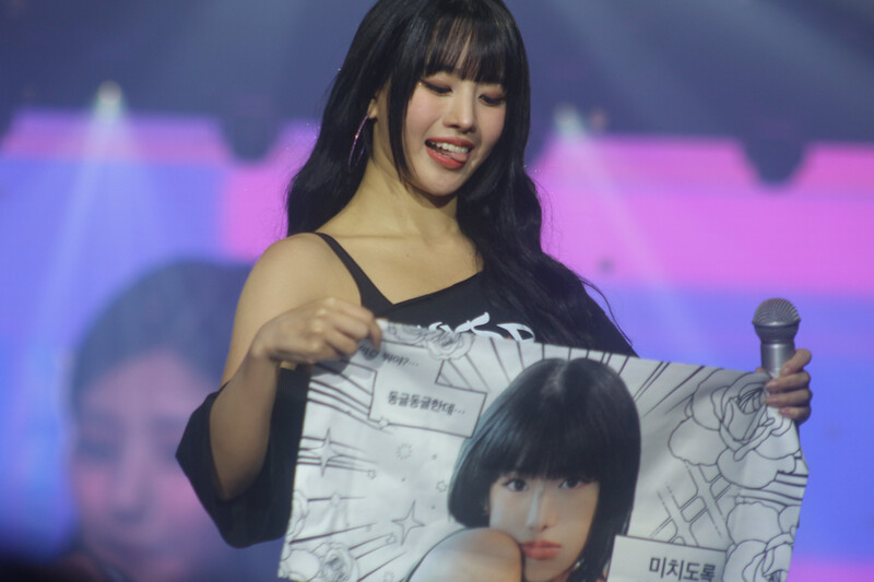 241026 KISS OF LIFE Natty - 1st World Tour 'KISS ROAD' in Seoul Day 1 documents 6