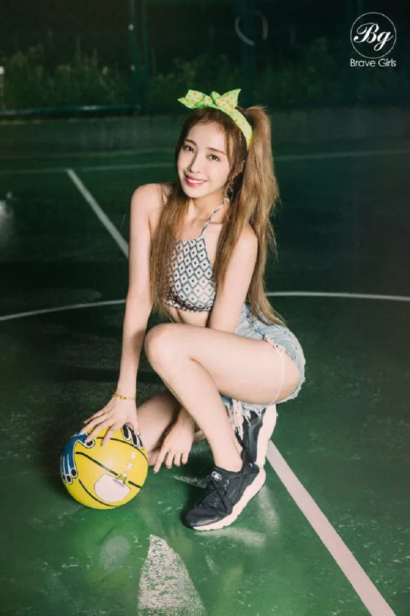 Brave_Girls_Yujin_Yoo_Hoo_concept_photo.png