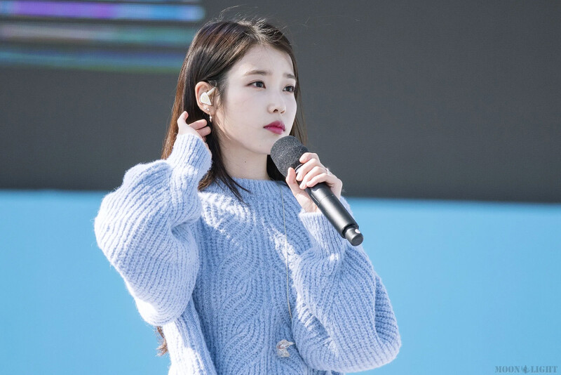 IU759.jpg