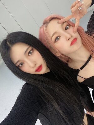 220319 Rocket Punch Twitter Update - Suyun & Yeonhee