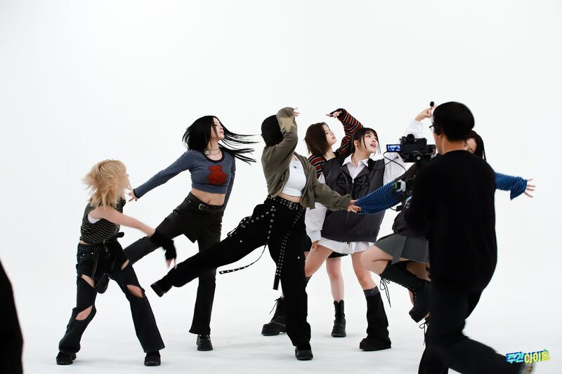 240130 MBC Naver Post - NMIXX at Weekly Idol documents 14
