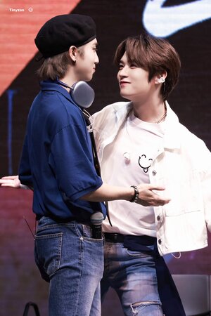 230120 Han & Lee Know - Stray Kids x BENCH Fanmeeting in Manila