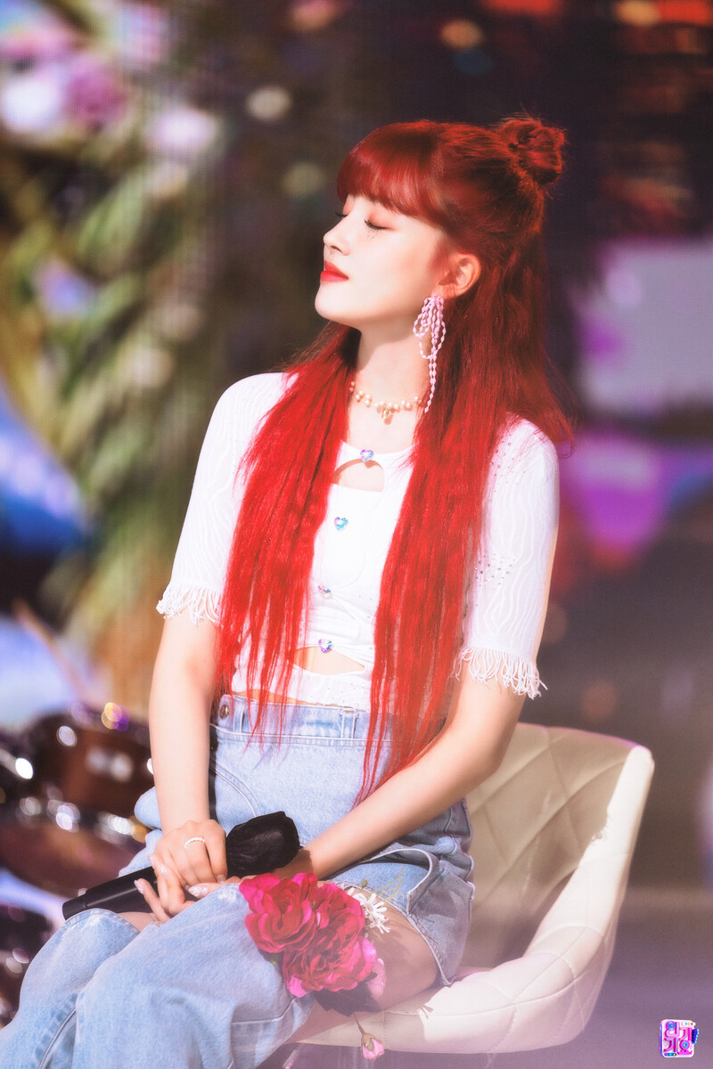 220807 STAYC Yoon 'BEAUTIFUL MONSTER' at Inkigayo documents 20