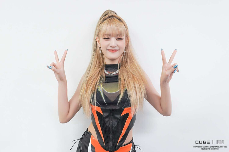 230127 U Cube - (G)I-DLE - 32nd Seoul Music Awards Behind the Scenes documents 4