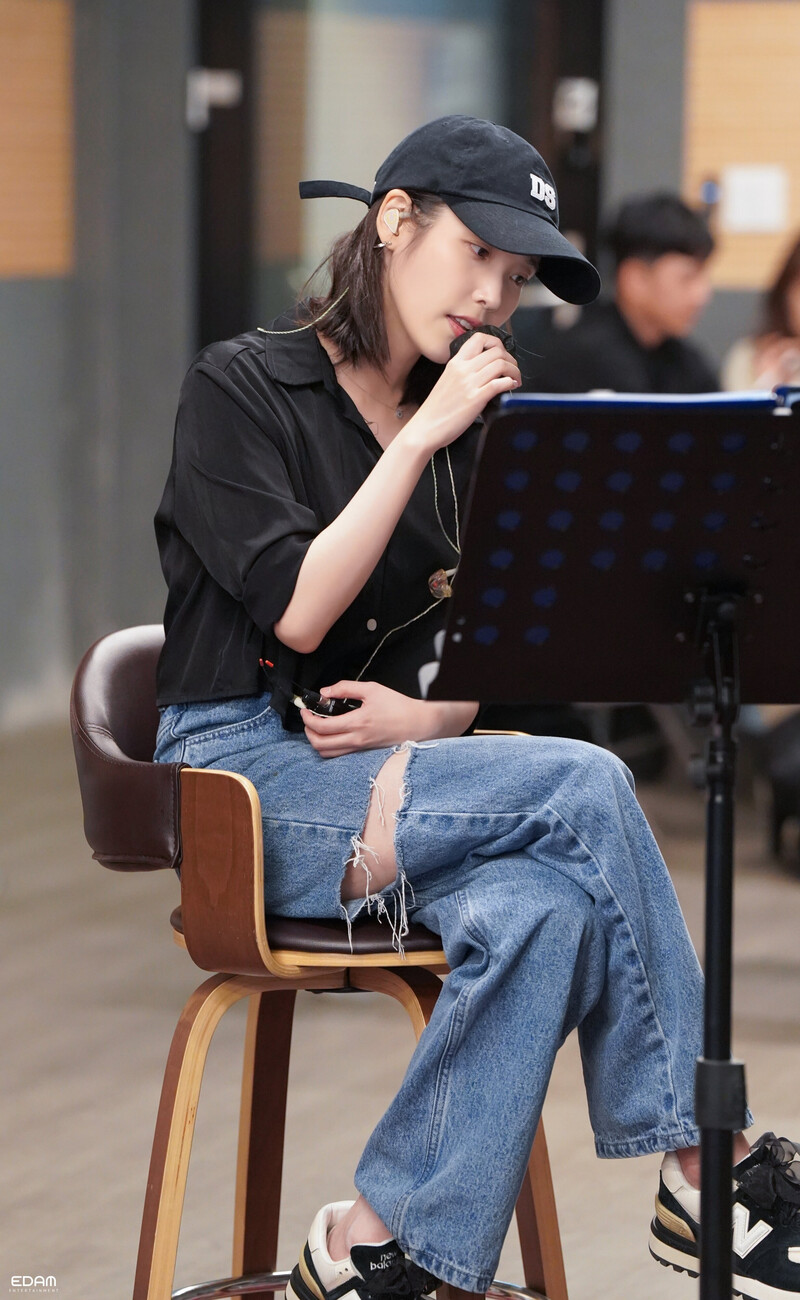 231016 EDAM Naver Post - IU - Fan Concert ' I+UN1VER5E' Behind documents 11