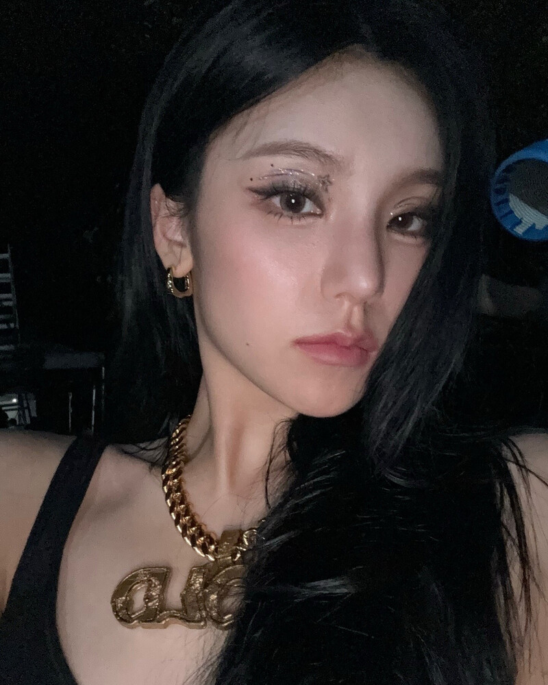 241024 - YEJI Instagram Update documents 7