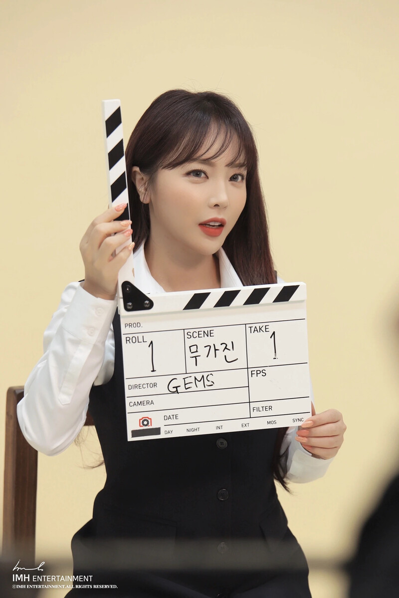 200522 IMH Entertainment Naver Update - Hong Jin Young's Mugazine Interview Behind documents 3