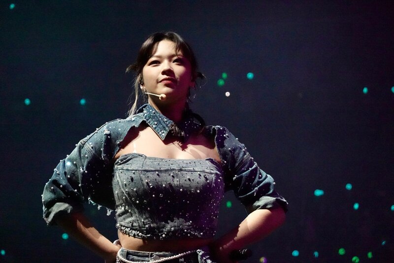 230613 TWICE Jeongyeon - READY TO BE : 5TH WORLD TOUR at Oakland Arena Day 2 documents 4