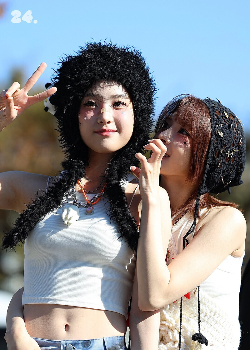 241026 tripleS JiYeon & Kotone at Show Music Core Mini Fanmeeting documents 3