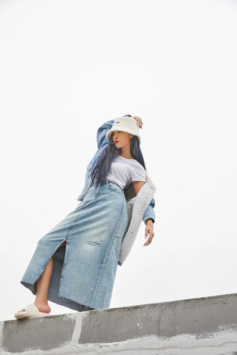 MAMAMOO's Hwasa for Tommy Hilfiger 2020 Fall Collection documents 12