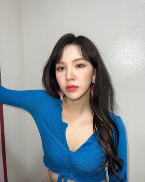 220327 Red Velvet Wendy Instagram Update
