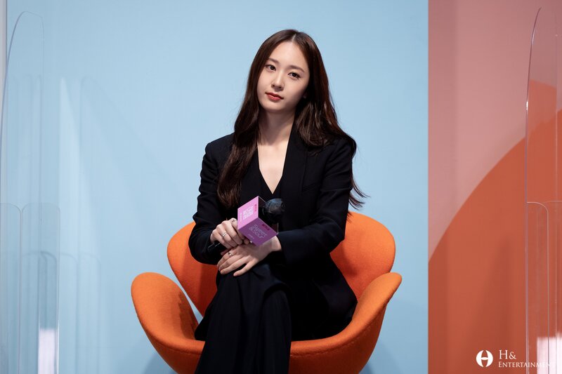 210619 H& Naver Post - 'Sweet and Sour' Interview Photos documents 9