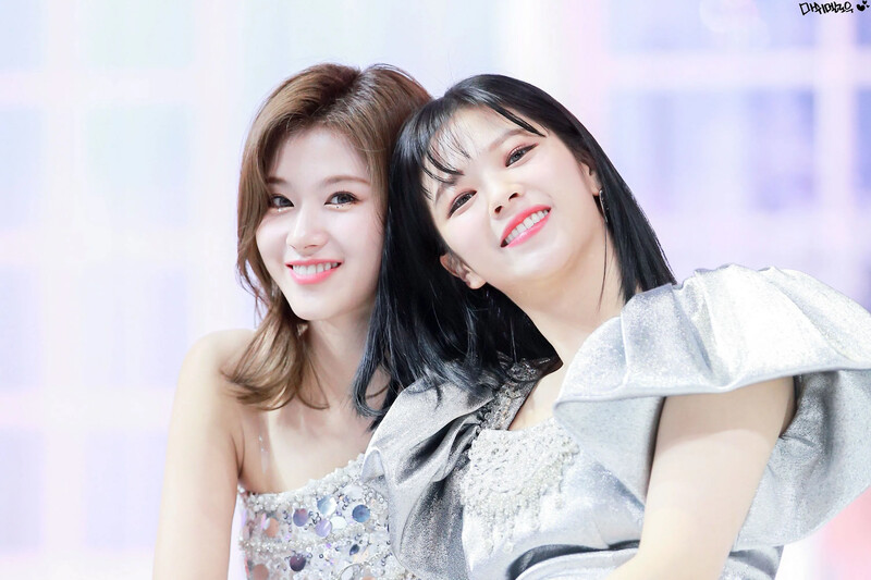 TWICE_MM1020-1218131991234658305-EOeskTnU4AATMEY.jpg