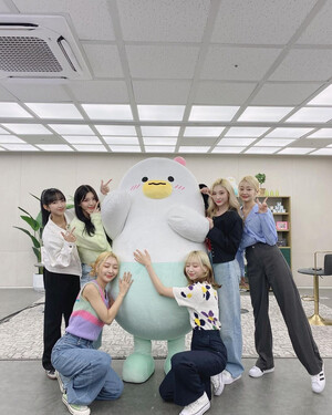 230412 SECRET NUMBER Instagram Update