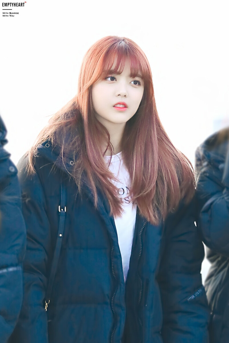 171110 Weki Meki Suyeon at Incheon Airport | kpopping