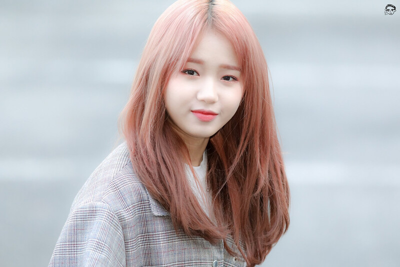 180309 Weki Meki Yoojung at Music Bank documents 1