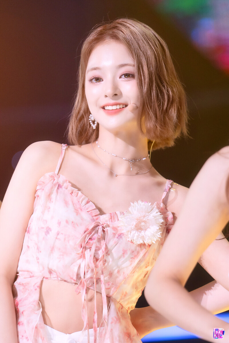 220710 fromis_9 Nagyung - 'Stay This Way' at Inkigayo documents 2