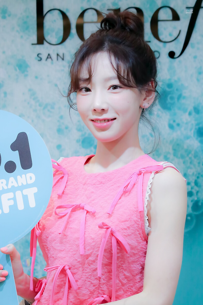 230330 Taeyeon - Benefit Pop-up Store Event documents 13