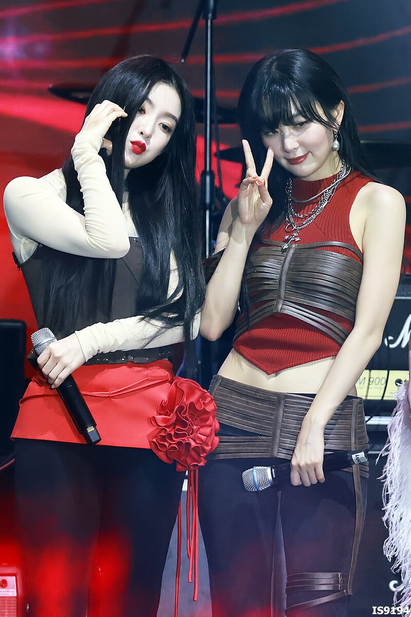 231231 Red Velvet Irene & Seulgi - BGC 2024 New Year Countdown documents 3