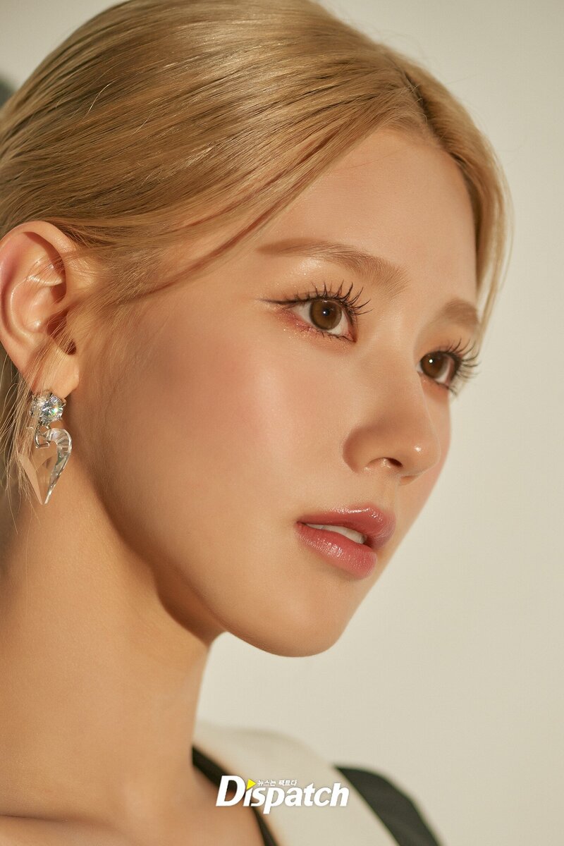 220428 MIYEON- 'MY' Promotion Photoshoot by DISPATCH documents 5