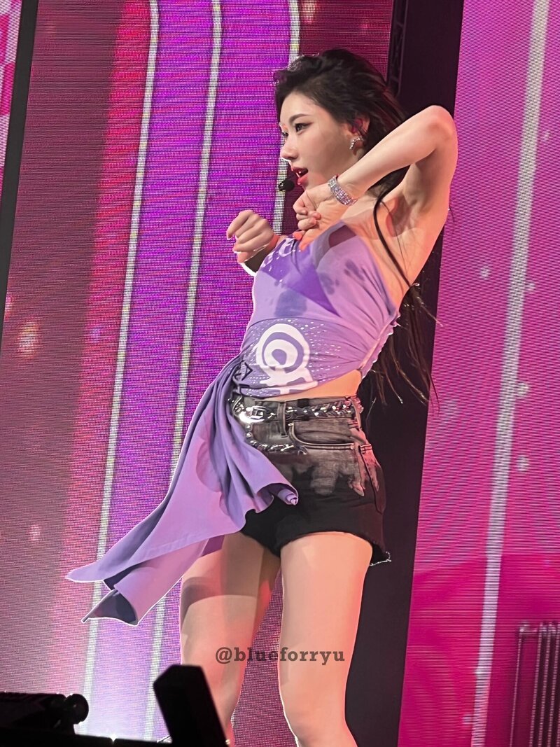 221113 ITZY Chaeryeong - 1st World Tour ‘CHECKMATE’ in New York City documents 3