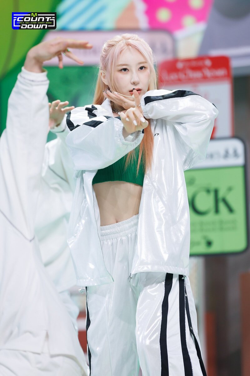 230413 LEE CHAE YEON - 'KNOCK' at M COUNTDOWN documents 4